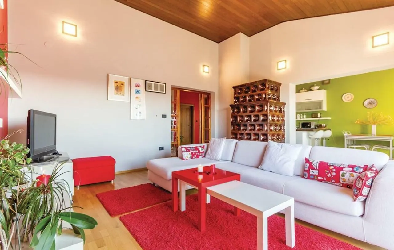 Apartments Jana & Luka 普拉
